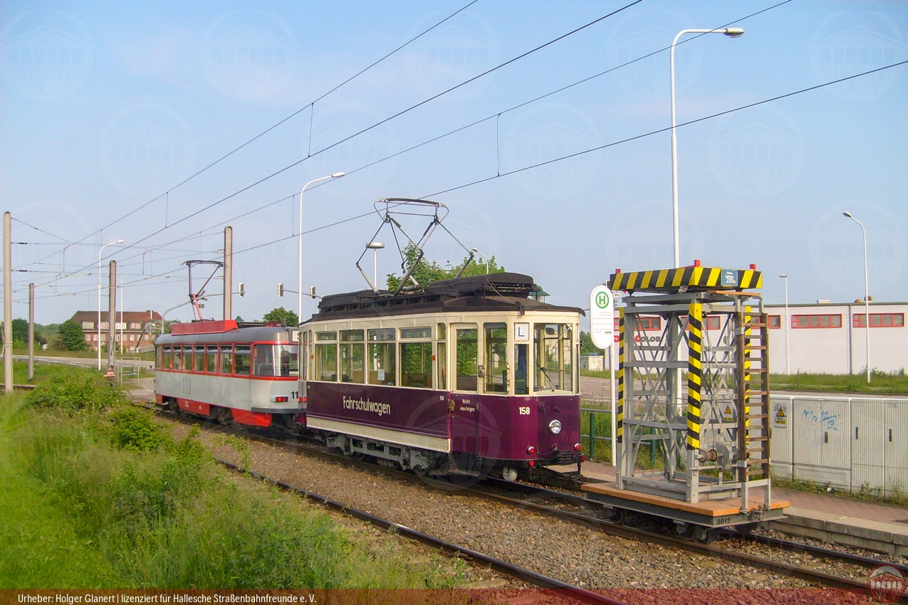 Foto vom historischen Schienenturmwagen 0012 am Betriebshof Rosengarten