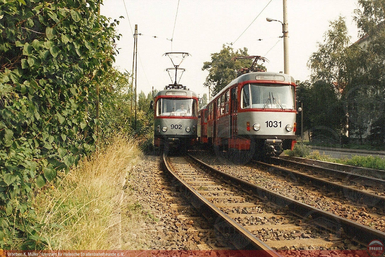 Foto des Tatra-Zuges 1030/150/1031 an der ehemaligen Ausweichstelle in Merseburg, Naumburger Straße