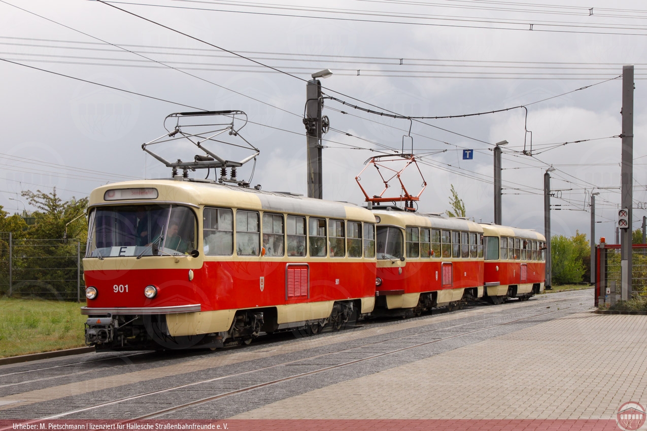 Foto vom historischen Tatra-Zug 901/931/101 im Betriebshof Rosengarten